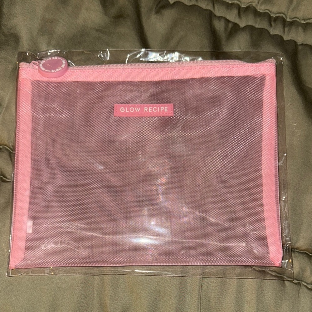 Glow Recipe Pink Mesh Organizer